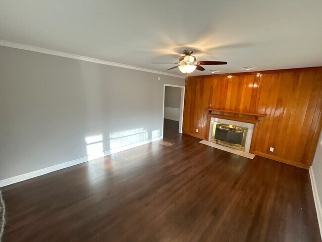 Building Photo - 4322 Rhodes Ave