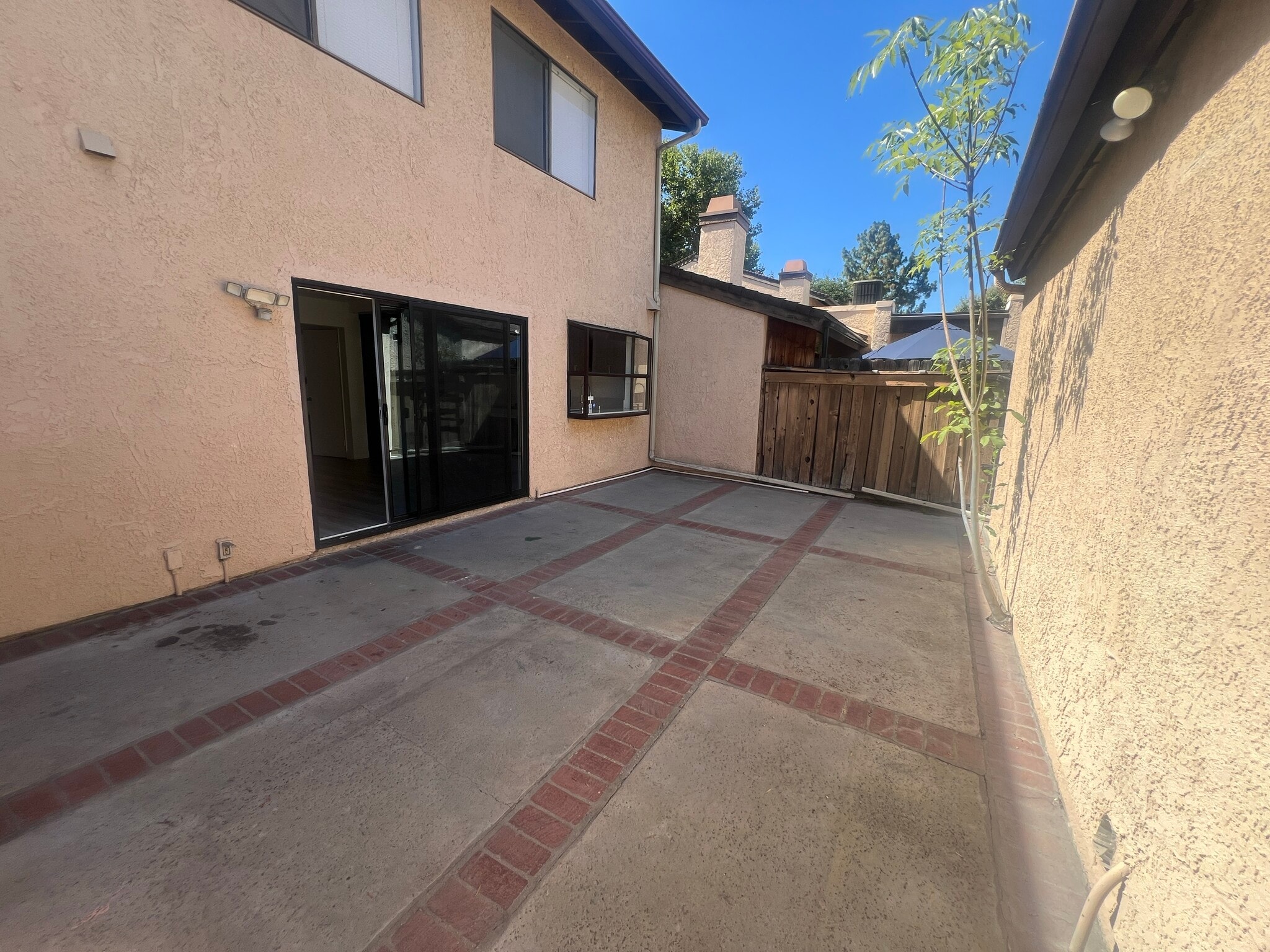 Building Photo - 8470 Winnetka Ave