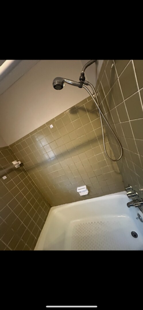 Building Photo - 305 Crawford Ct