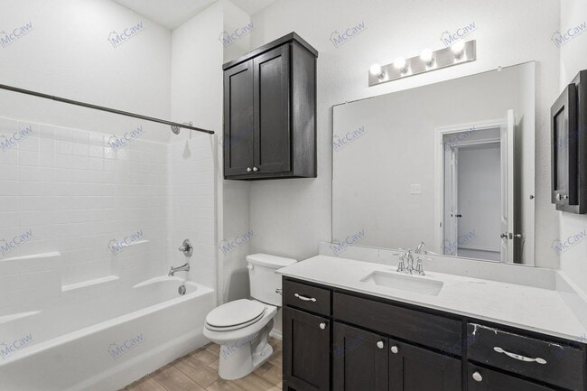 Building Photo - 422 Greenhaven Dr