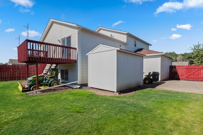 Building Photo - 4 bedroom 3 bath home with 3 car garage in Cheney
