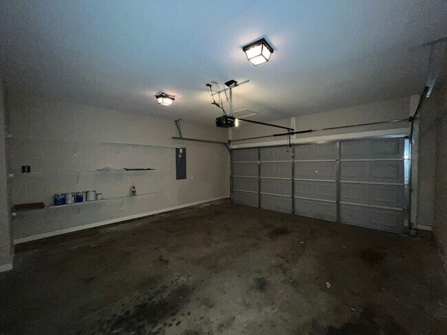 Building Photo - Fall in Love with Where You Live. Located in North Columbus