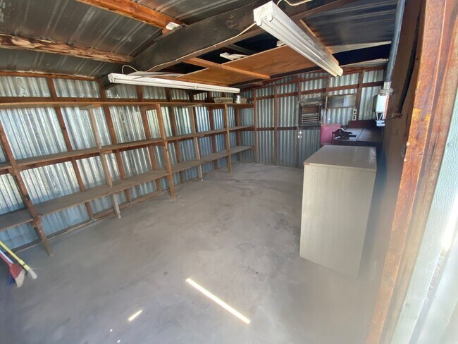 Building Photo - Unique and Spacious home