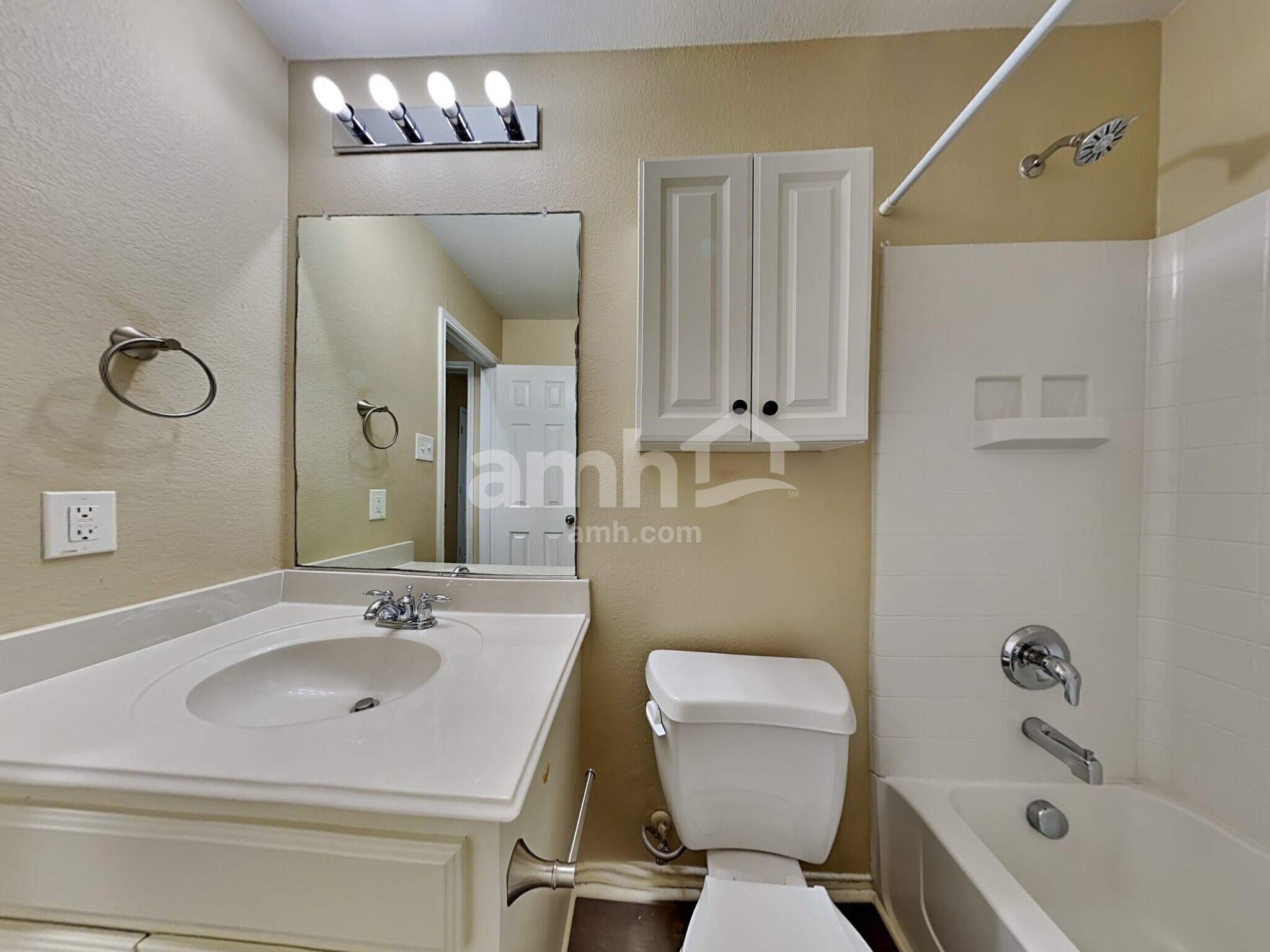 Building Photo - 4004 Heavenly Way