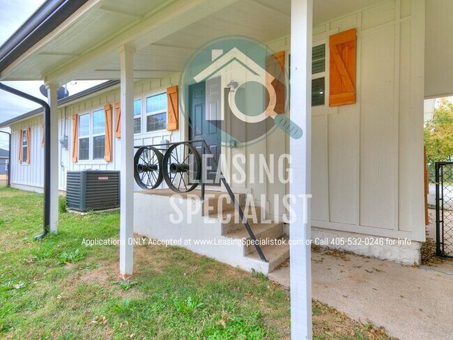 Building Photo - Norman 3 Bed 2 Bath New Custom Build Available for Immediate Move!!