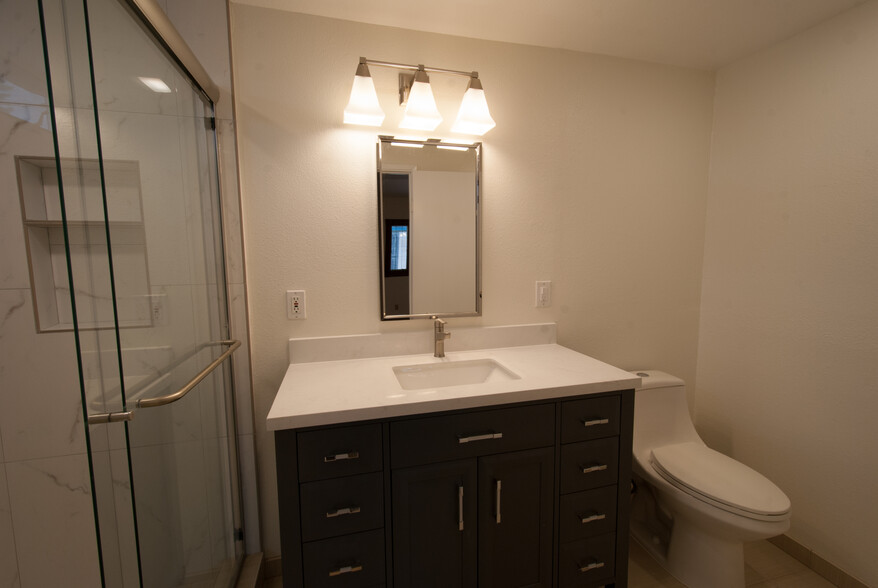 Master bathroom - 2455 W 233rd St