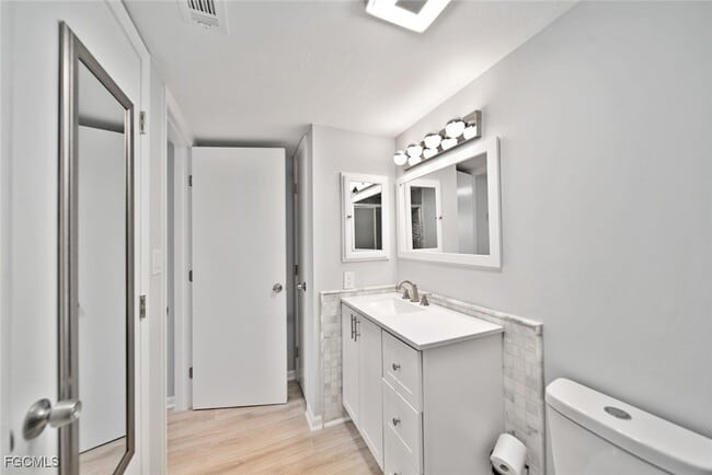 Building Photo - 16881 Davis Rd