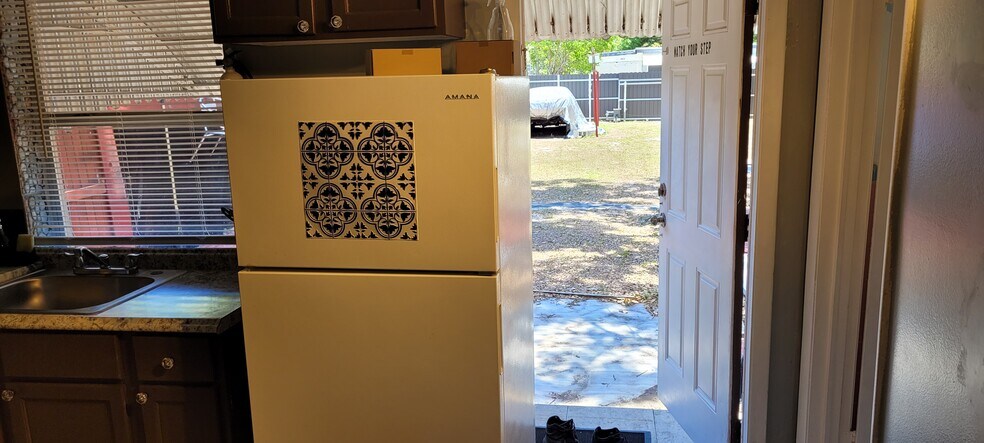 Building Photo - 129 SE 2nd Ter