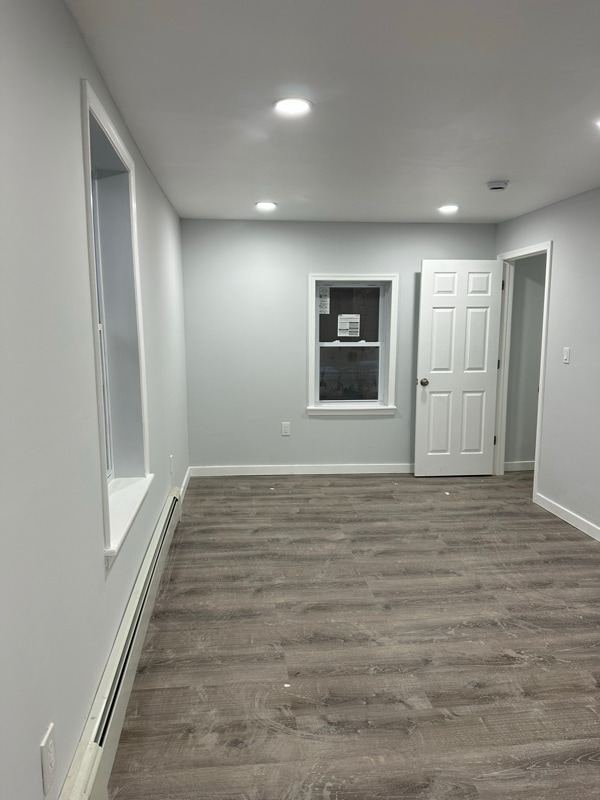 Building Photo - 533 W State St