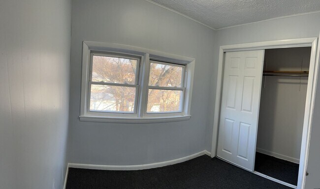 Building Photo - 8635 Trumbull Ave