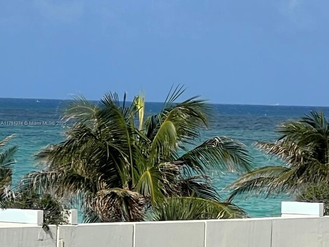 Building Photo - 3901 S Ocean Dr