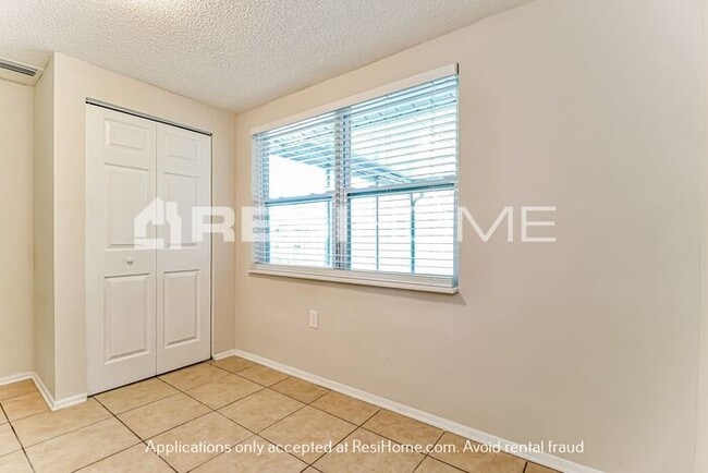 Building Photo - 6027 11th Ave