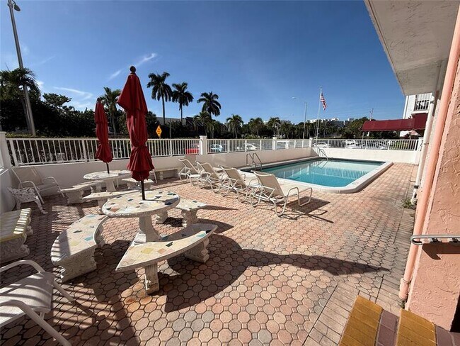 Building Photo - 3201 NE 14th Street Causeway