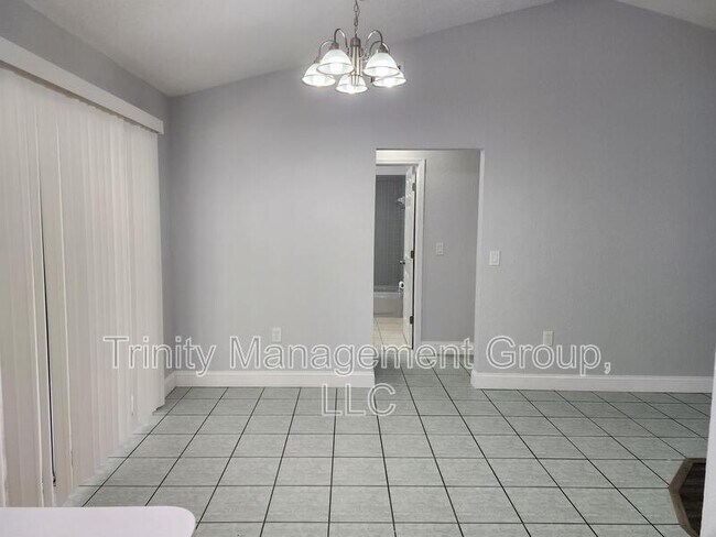 Building Photo - 13496 Wilburton St