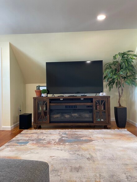 Building Photo - 93 Lafayette St