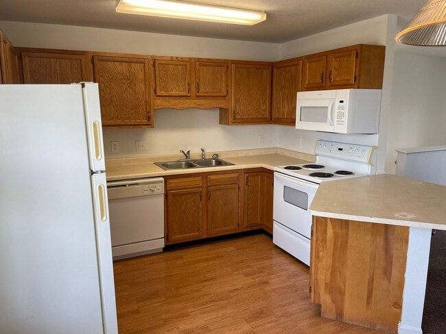Building Photo - 3 Minutes to Honda********** Rent $1249/month*********Peaceful Living