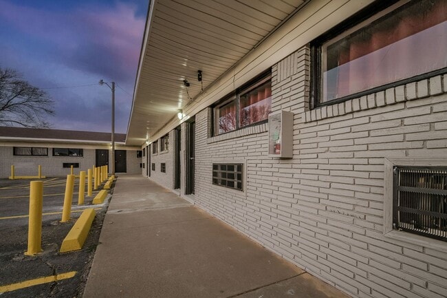 Building Photo - La Luna Luxury Suites