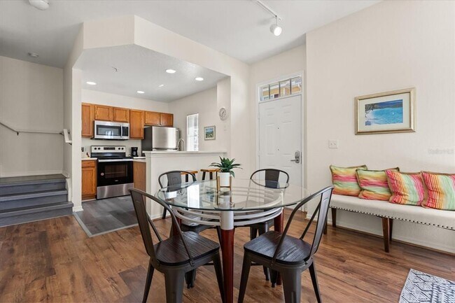 Building Photo - 2624 Lodi Cir