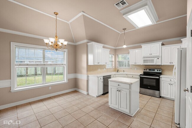 Building Photo - 6012 Whitney Dr