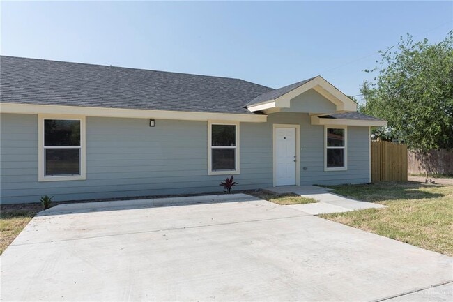 Building Photo - 30 N Texas Ave
