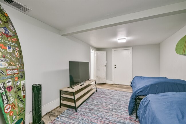 Building Photo - 5008 Avenue O 1/2
