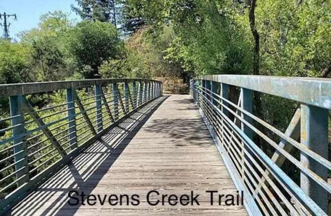 Building Photo - 280 Easy St