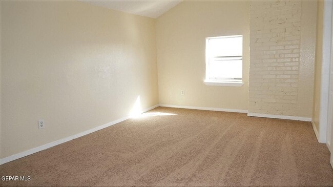 Building Photo - 3403 Pershing Dr
