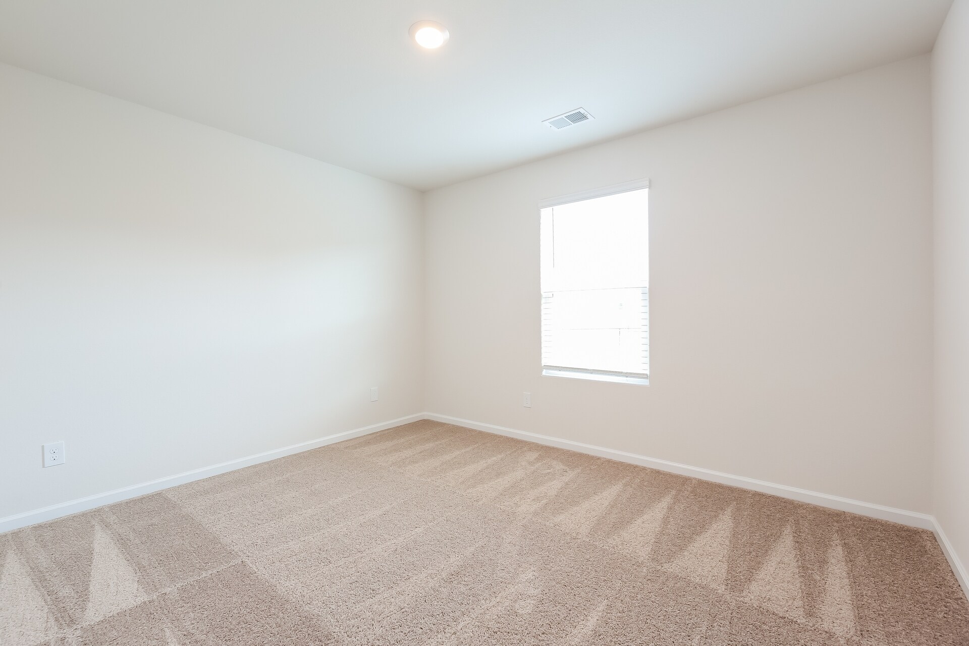 Building Photo - 2106 Southlea Dr