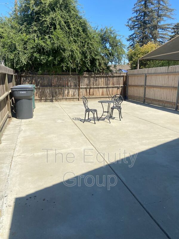 Building Photo - 650 Auburn St