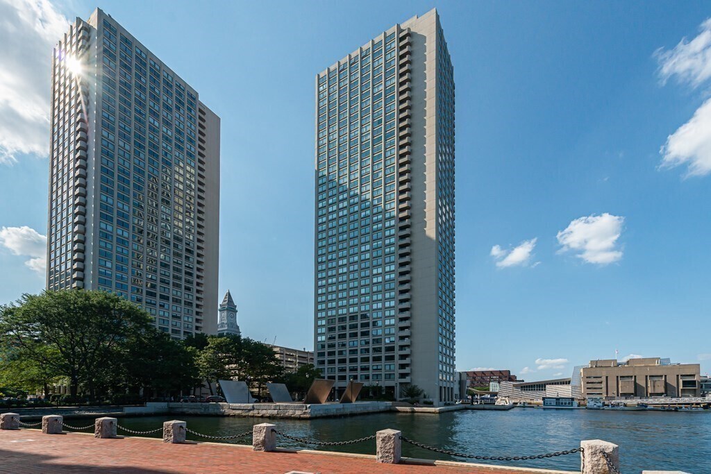 Building Photo - 85 E India Row