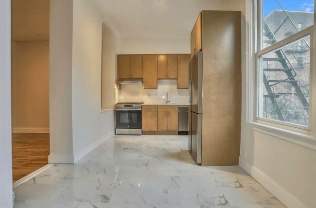 Building Photo - 232 Garden St