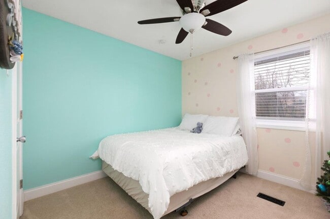 Building Photo - Beautiful Single Family Home