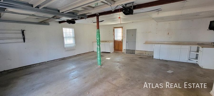 Building Photo - 5509 W 92nd Pl