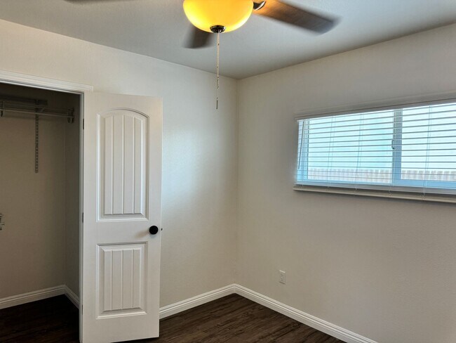 Building Photo - Coleen Ct | Newly Remodeled 2 Bedroom 1 Ba...