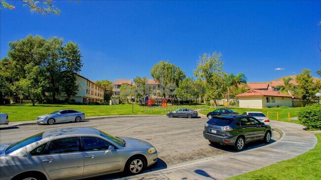 Building Photo - 18187 W Sundowner Way
