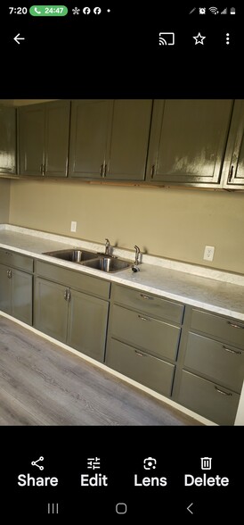 Building Photo - 2615 S Johnson St