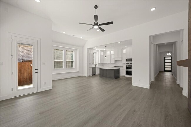 Building Photo - 2209 Pelican Dr