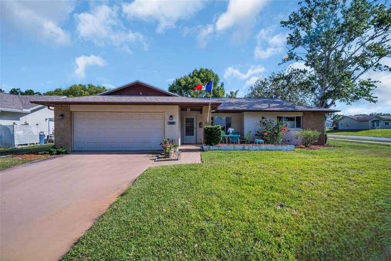 Primary Photo - 2967 Macalpin Dr N