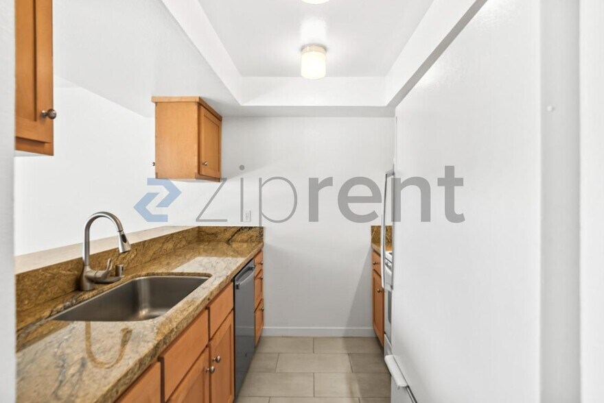 Building Photo - Unit 454