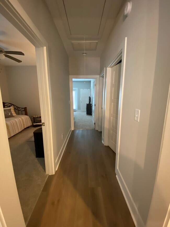 Building Photo - 1283 Burrow Cir