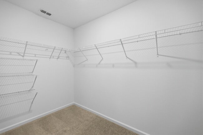 Building Photo - Available Now –NEW  Beautiful Move-In Ready Home in Ocala!INTERNET INCLUDED