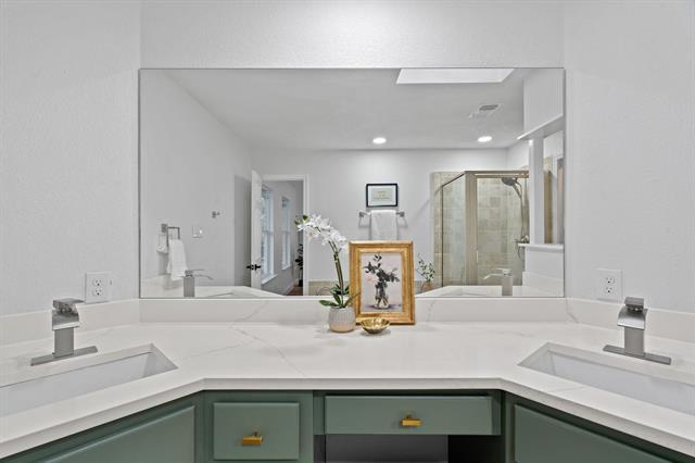 Building Photo - 822 Trevor Way