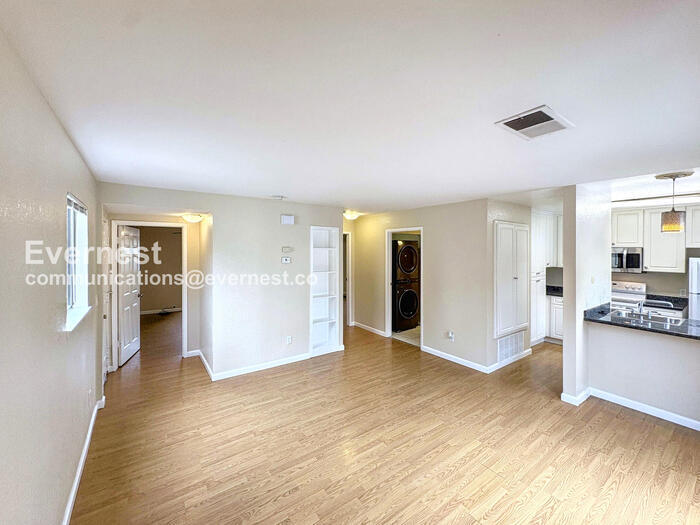 Building Photo - 2520 Walters Way