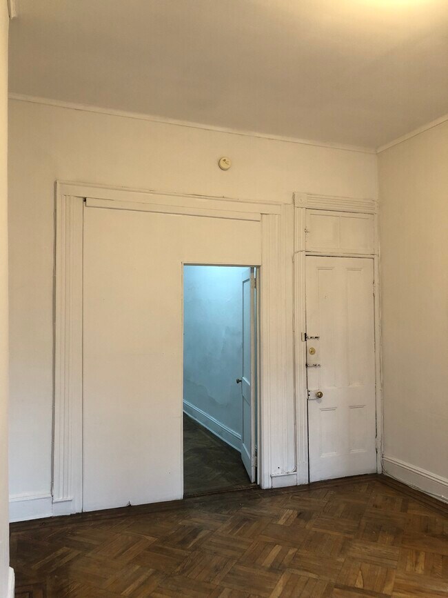 Building Photo - 790 Grand St