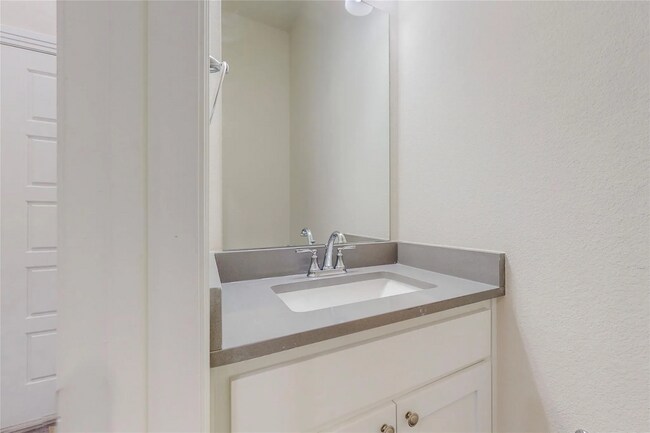 Building Photo - 3Bed and 2.5Bath Luxurious Townhome in Frisco!