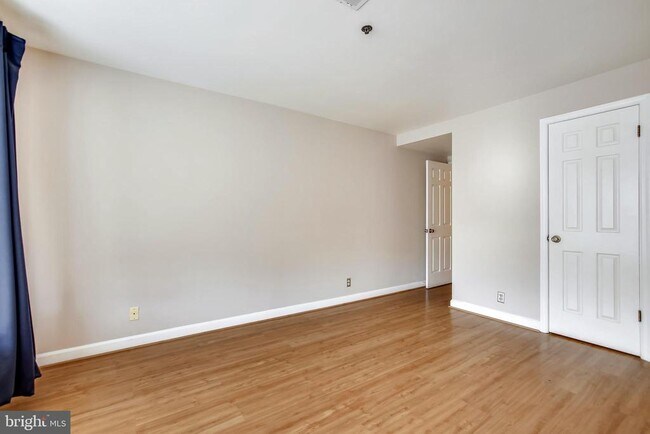 Building Photo - 115 N Lee St