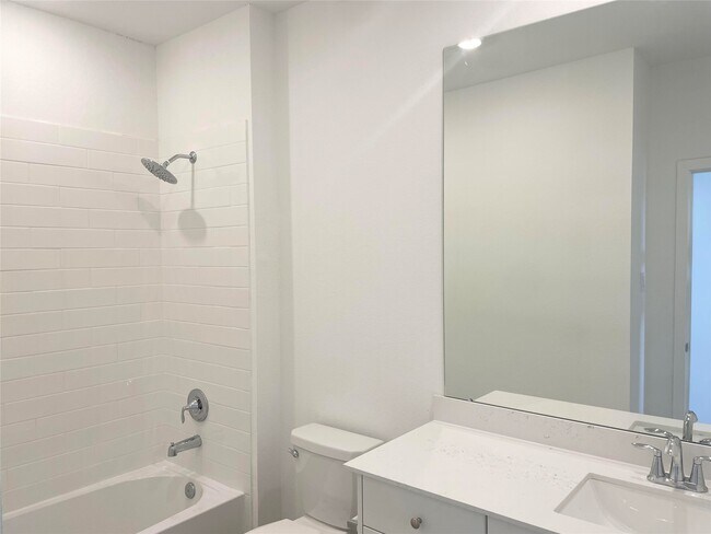 Building Photo - 6423 Symphony Wave Dr