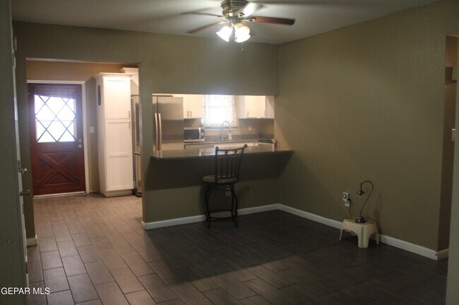 Building Photo - 3145 Red Sails Dr