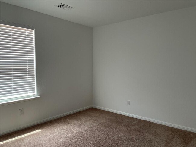 Building Photo - 100 Fairfax Ln