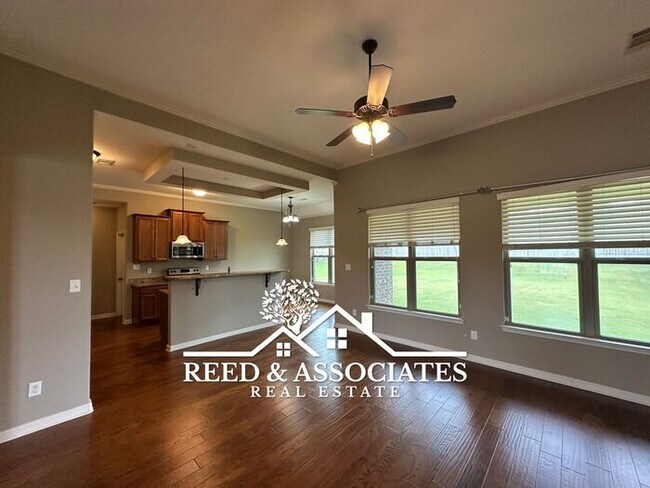 Building Photo - Luxurious Bartlett Home. ZONED Bartlett School Districts! DON'T MISS OUT!